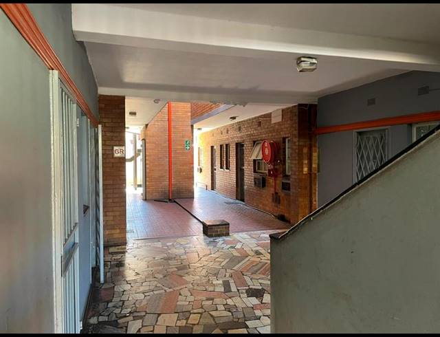 1 BEDROOM APARTMENT FOR SALE IN SUNNYSIDE